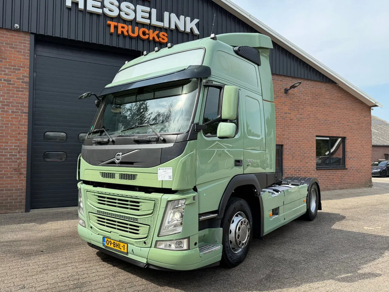 Volvo FM 370 Globetrotter XL Xenon Side skirts NL Truck - Vetopöytäauto: kuva Volvo FM 370 Globetrotter XL Xenon Side skirts NL Truck - Vetopöytäauto Volvo FM 370 Globetrotter XL Xenon Side skirts NL Truck - Vetopöytäauto: kuva Volvo FM 370 Globetrotter XL Xenon Side skirts NL Truck - Vetopöytäauto