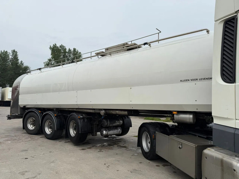 Lako 34.000L RVS/Edelstahl Melk/Milch/Food/Lebensmittel 2X Stuuras - Säiliöpuoliperävaunu: kuva lako 34.000L RVS/Edelstahl Melk/Milch/Food/Lebensmittel 2X Stuuras - Säiliöpuoliperävaunu Lako 34.000L RVS/Edelstahl Melk/Milch/Food/Lebensmittel 2X Stuuras - Säiliöpuoliperävaunu: kuva lako 34.000L RVS/Edelstahl Melk/Milch/Food/Lebensmittel 2X Stuuras - Säiliöpuoliperävaunu