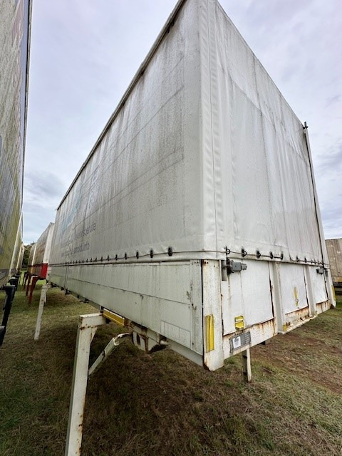 Ackermann-Fruehauf Wechselpritsche mit Bordwänden und Plane BDF System 7.150 mm - Vaihtokori - pressukapelli: kuva Ackermann-Fruehauf Wechselpritsche mit Bordwänden und Plane BDF System 7.150 mm - Vaihtokori - pressukapelli Ackermann-Fruehauf Wechselpritsche mit Bordwänden und Plane BDF System 7.150 mm - Vaihtokori - pressukapelli: kuva Ackermann-Fruehauf Wechselpritsche mit Bordwänden und Plane BDF System 7.150 mm - Vaihtokori - pressukapelli