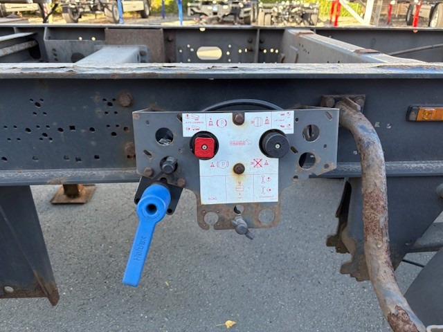 Schmitz Cargobull BDF-System, Standard, hochgekuppelt R 22,5 - Umpikori perävaunu: kuva Schmitz Cargobull BDF-System, Standard, hochgekuppelt R 22,5 - Umpikori perävaunu Schmitz Cargobull BDF-System, Standard, hochgekuppelt R 22,5 - Umpikori perävaunu: kuva Schmitz Cargobull BDF-System, Standard, hochgekuppelt R 22,5 - Umpikori perävaunu