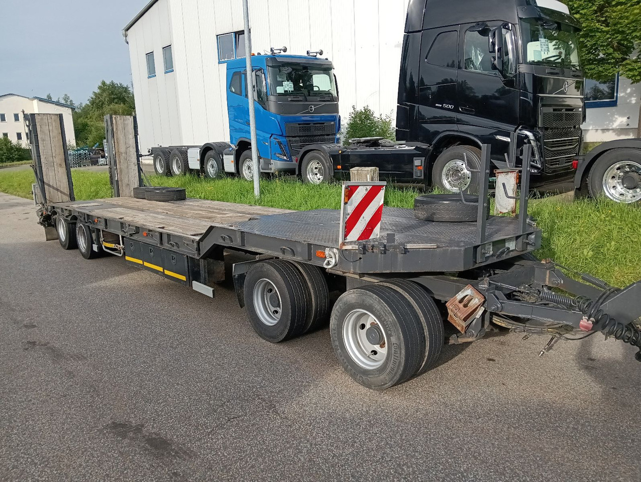 Fliegl 4-Achs Tieflader hydr.Rampe Blatt TopZustand TÜV - Apuvaunu perävaunu: kuva Fliegl 4-Achs Tieflader hydr.Rampe Blatt TopZustand TÜV - Apuvaunu perävaunu Fliegl 4-Achs Tieflader hydr.Rampe Blatt TopZustand TÜV - Apuvaunu perävaunu: kuva Fliegl 4-Achs Tieflader hydr.Rampe Blatt TopZustand TÜV - Apuvaunu perävaunu