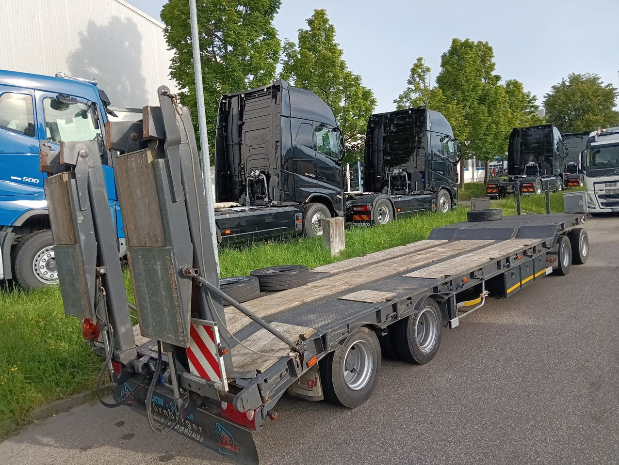 Fliegl 4-Achs Tieflader hydr.Rampe Blatt TopZustand TÜV - Apuvaunu perävaunu: kuva Fliegl 4-Achs Tieflader hydr.Rampe Blatt TopZustand TÜV - Apuvaunu perävaunu Fliegl 4-Achs Tieflader hydr.Rampe Blatt TopZustand TÜV - Apuvaunu perävaunu: kuva Fliegl 4-Achs Tieflader hydr.Rampe Blatt TopZustand TÜV - Apuvaunu perävaunu