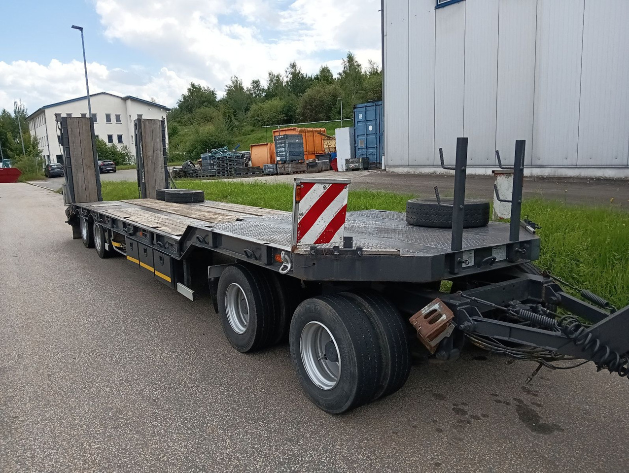 Fliegl 4-Achs Tieflader hydr.Rampe Blatt TopZustand TÜV - Apuvaunu perävaunu: kuva Fliegl 4-Achs Tieflader hydr.Rampe Blatt TopZustand TÜV - Apuvaunu perävaunu Fliegl 4-Achs Tieflader hydr.Rampe Blatt TopZustand TÜV - Apuvaunu perävaunu: kuva Fliegl 4-Achs Tieflader hydr.Rampe Blatt TopZustand TÜV - Apuvaunu perävaunu