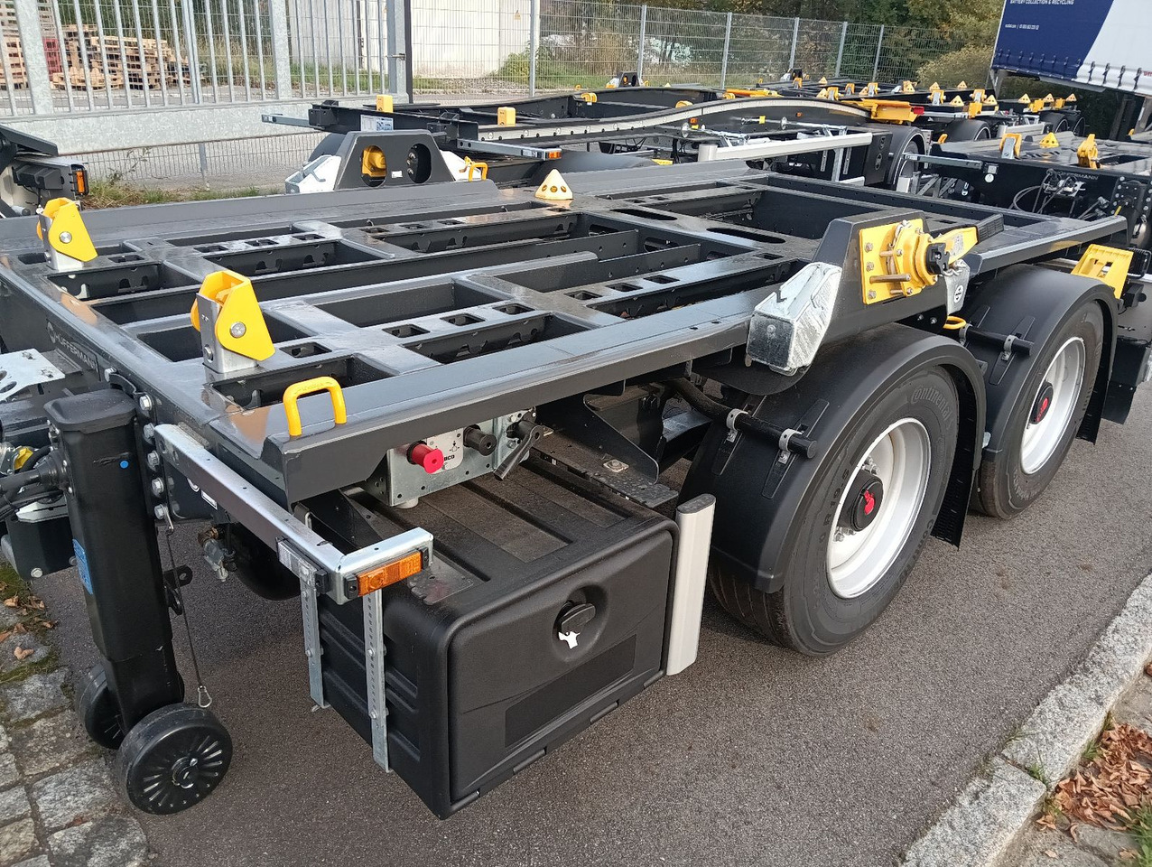 Hüffermann 2-A-MINI-CARRIER SAFETYFIX VERZINKT NEU TOP-PREI - Vaihtolavaperävaunu/ Nostovarsi vaihtolavaperävaunu: kuva  Hüffermann 2-A-MINI-CARRIER SAFETYFIX VERZINKT NEU TOP-PREI - Vaihtolavaperävaunu/ Nostovarsi vaihtolavaperävaunu Hüffermann 2-A-MINI-CARRIER SAFETYFIX VERZINKT NEU TOP-PREI - Vaihtolavaperävaunu/ Nostovarsi vaihtolavaperävaunu: kuva  Hüffermann 2-A-MINI-CARRIER SAFETYFIX VERZINKT NEU TOP-PREI - Vaihtolavaperävaunu/ Nostovarsi vaihtolavaperävaunu