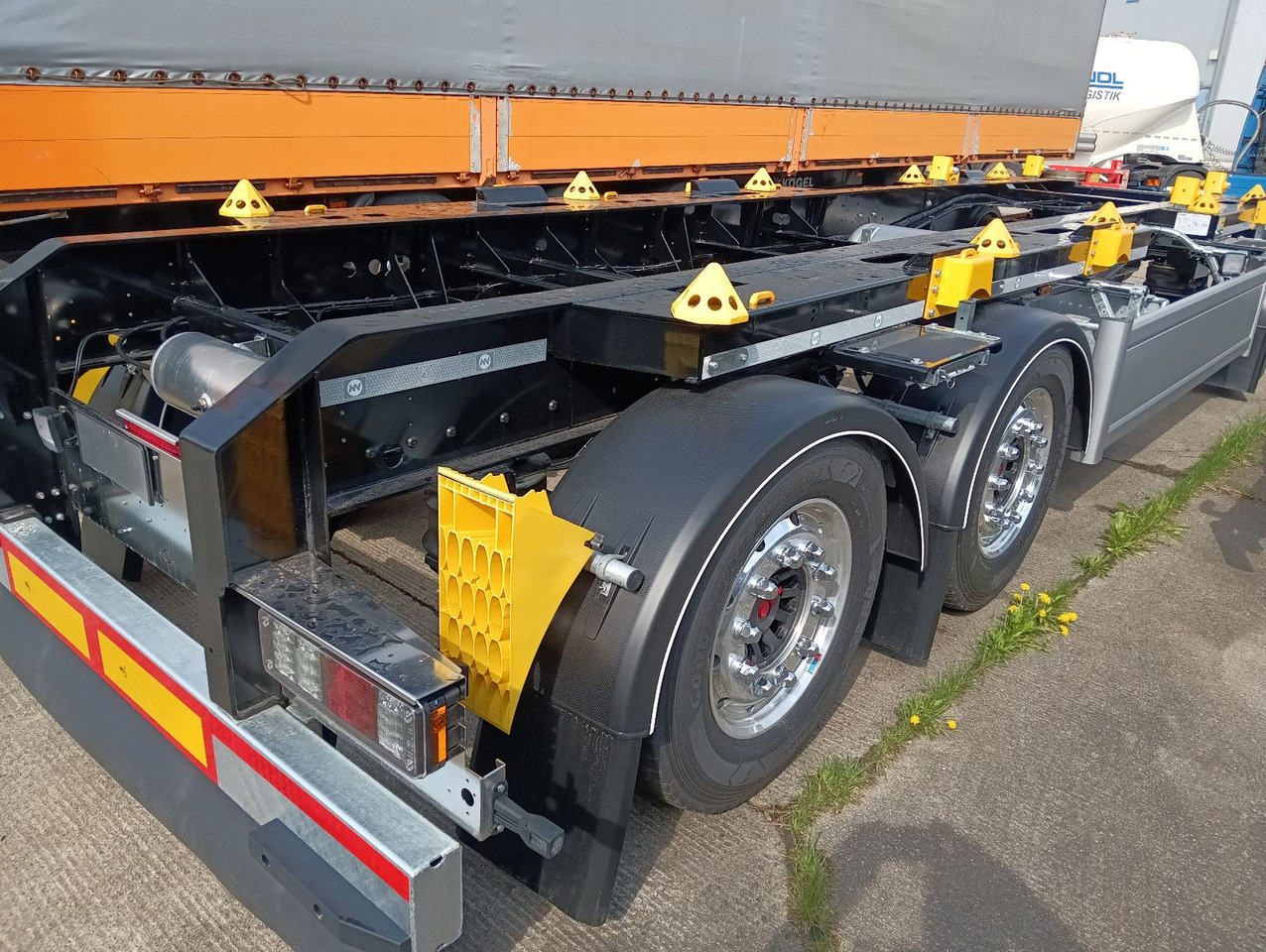 Hüffermann 3-A VARIO-CARRIER SAF NEU VERZINKT LiftAlufelgen - Vaihtolavaperävaunu/ Nostovarsi vaihtolavaperävaunu: kuva Hüffermann 3-A VARIO-CARRIER SAF NEU VERZINKT LiftAlufelgen - Vaihtolavaperävaunu/ Nostovarsi vaihtolavaperävaunu Hüffermann 3-A VARIO-CARRIER SAF NEU VERZINKT LiftAlufelgen - Vaihtolavaperävaunu/ Nostovarsi vaihtolavaperävaunu: kuva Hüffermann 3-A VARIO-CARRIER SAF NEU VERZINKT LiftAlufelgen - Vaihtolavaperävaunu/ Nostovarsi vaihtolavaperävaunu