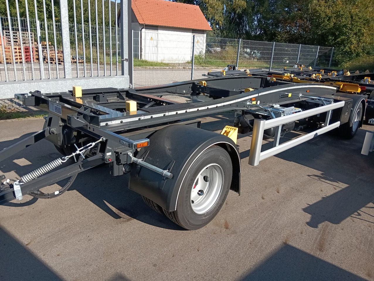 Hüffermann HSA1870 SAF VERZINKT Schlitten 5m-7m 3158kg NEU - Vaihtolavaperävaunu/ Nostovarsi vaihtolavaperävaunu: kuva  Hüffermann HSA1870 SAF VERZINKT Schlitten 5m-7m 3158kg NEU - Vaihtolavaperävaunu/ Nostovarsi vaihtolavaperävaunu Hüffermann HSA1870 SAF VERZINKT Schlitten 5m-7m 3158kg NEU - Vaihtolavaperävaunu/ Nostovarsi vaihtolavaperävaunu: kuva  Hüffermann HSA1870 SAF VERZINKT Schlitten 5m-7m 3158kg NEU - Vaihtolavaperävaunu/ Nostovarsi vaihtolavaperävaunu