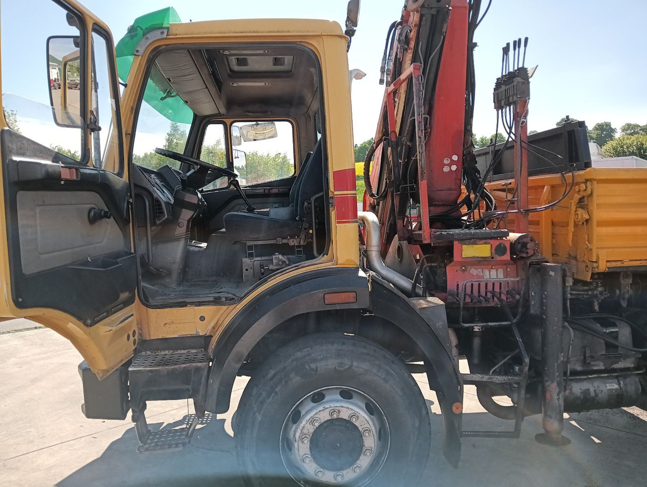 Mercedes-Benz SK 1722 AK 4x4 Blatt Schalter PalfingerPK10500A4 - Kippiauto kuorma-auto, Nosturiauto: kuva Mercedes-Benz SK 1722 AK 4x4 Blatt Schalter PalfingerPK10500A4 - Kippiauto kuorma-auto, Nosturiauto Mercedes-Benz SK 1722 AK 4x4 Blatt Schalter PalfingerPK10500A4 - Kippiauto kuorma-auto, Nosturiauto: kuva Mercedes-Benz SK 1722 AK 4x4 Blatt Schalter PalfingerPK10500A4 - Kippiauto kuorma-auto, Nosturiauto
