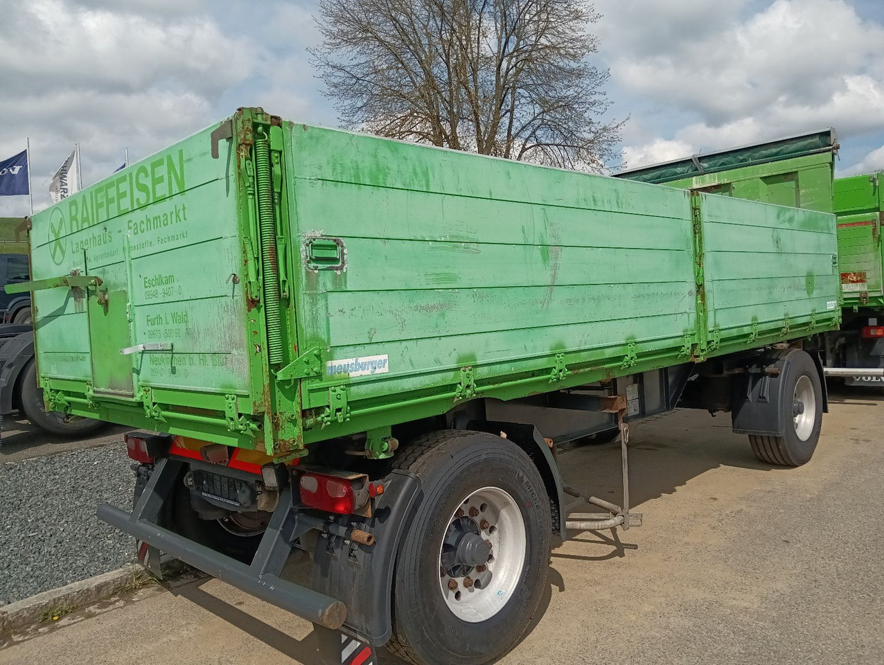 Meusburger 2-A 3-Seitenkipper 16m3 Getreide Alufelgen 4,6t - Kippiauto perävaunu: kuva Meusburger 2-A 3-Seitenkipper 16m3 Getreide Alufelgen 4,6t - Kippiauto perävaunu Meusburger 2-A 3-Seitenkipper 16m3 Getreide Alufelgen 4,6t - Kippiauto perävaunu: kuva Meusburger 2-A 3-Seitenkipper 16m3 Getreide Alufelgen 4,6t - Kippiauto perävaunu