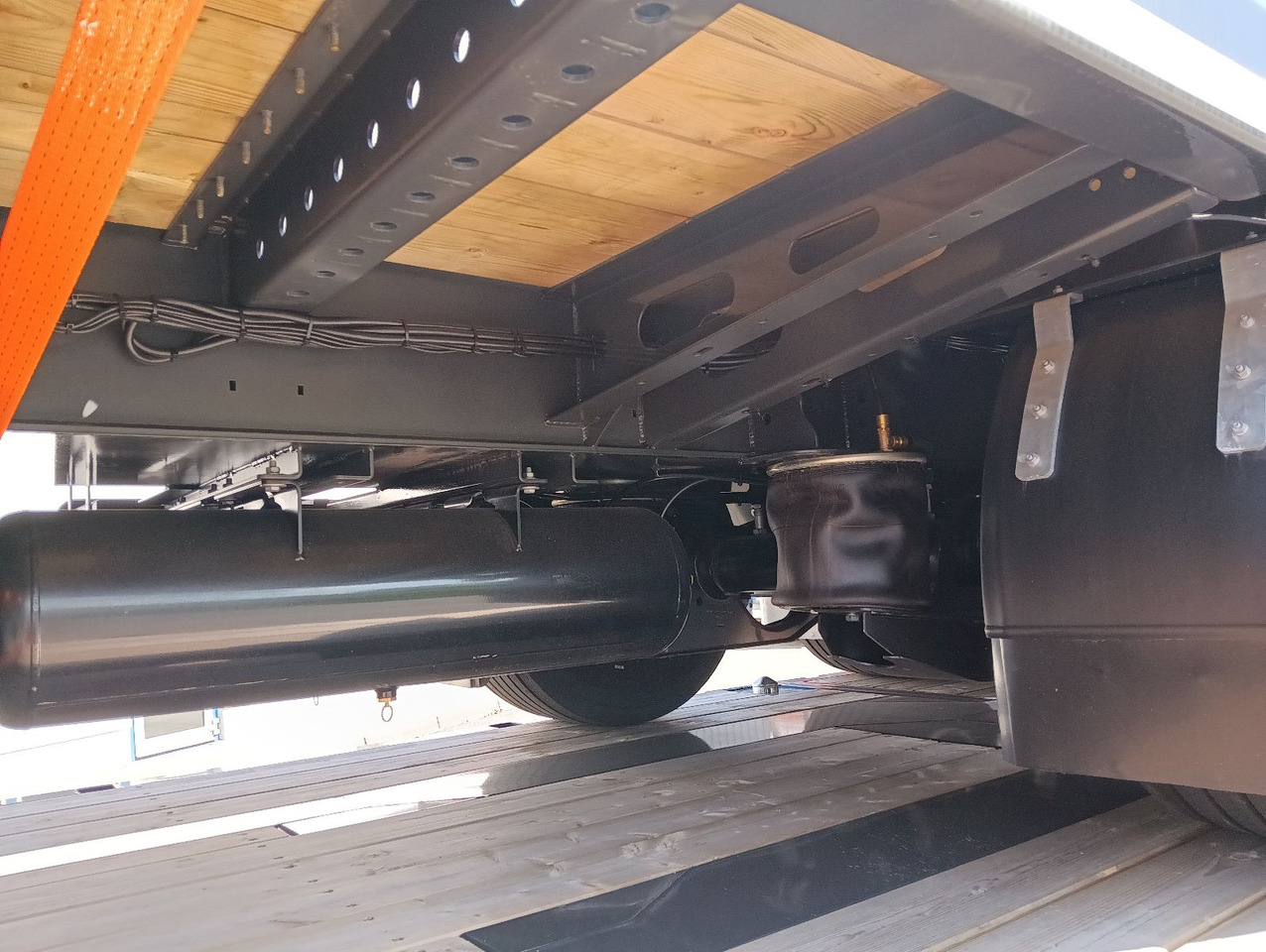 Leasing  Schwarzmüller 3Achs Tele Rampen TwistLock40+2x20"SAF Lenk+Lift Schwarzmüller 3Achs Tele Rampen TwistLock40+2x20"SAF Lenk+Lift: kuva Leasing  Schwarzmüller 3Achs Tele Rampen TwistLock40+2x20"SAF Lenk+Lift Schwarzmüller 3Achs Tele Rampen TwistLock40+2x20"SAF Lenk+Lift
