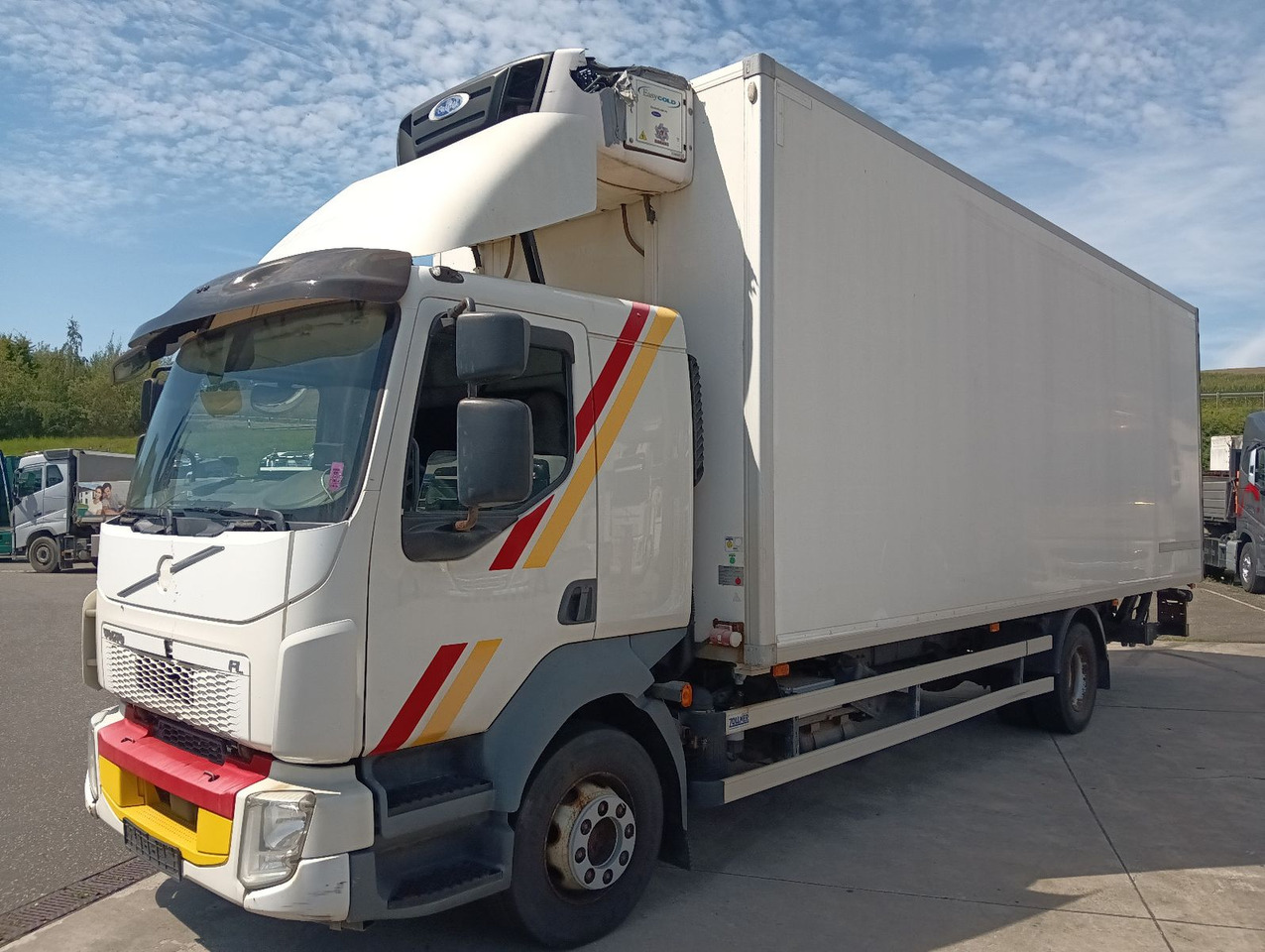 Volvo FL250 4x2R 14t CarrierSupra550 7,3m LBW1.5tKlima - Refrigeraattori kuorma-auto: kuva Volvo FL250 4x2R 14t CarrierSupra550 7,3m LBW1.5tKlima - Refrigeraattori kuorma-auto Volvo FL250 4x2R 14t CarrierSupra550 7,3m LBW1.5tKlima - Refrigeraattori kuorma-auto: kuva Volvo FL250 4x2R 14t CarrierSupra550 7,3m LBW1.5tKlima - Refrigeraattori kuorma-auto