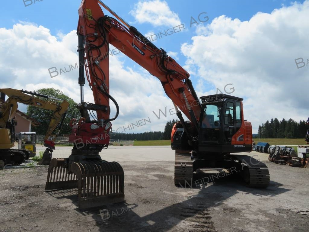 Doosan DX 235 LCR-5 - Telakaivukone: kuva Doosan DX 235 LCR-5 - Telakaivukone Doosan DX 235 LCR-5 - Telakaivukone: kuva Doosan DX 235 LCR-5 - Telakaivukone