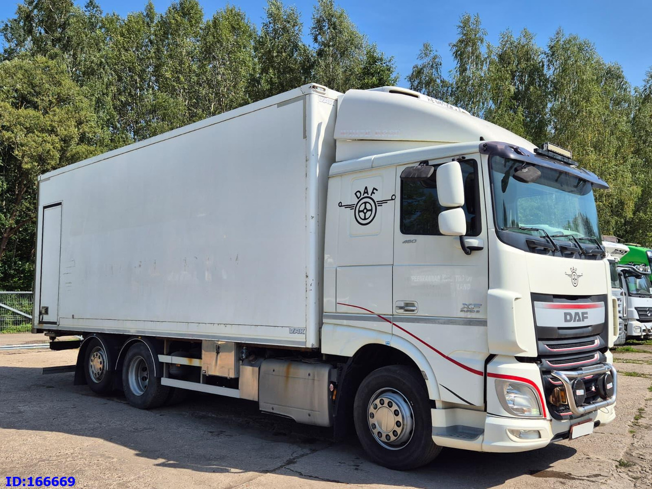 DAF XF 106.460 FAR 6X2 Euro6 - Refrigeraattori kuorma-auto: kuva DAF XF 106.460 FAR 6X2 Euro6 - Refrigeraattori kuorma-auto DAF XF 106.460 FAR 6X2 Euro6 - Refrigeraattori kuorma-auto: kuva DAF XF 106.460 FAR 6X2 Euro6 - Refrigeraattori kuorma-auto