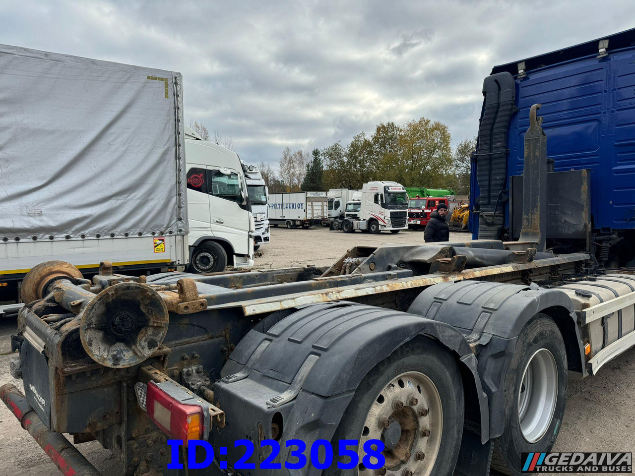 HIAB Multilift XR21S53 - Koukkulaite/ Keinukippilaite: kuva HIAB Multilift XR21S53 - Koukkulaite/ Keinukippilaite HIAB Multilift XR21S53 - Koukkulaite/ Keinukippilaite: kuva HIAB Multilift XR21S53 - Koukkulaite/ Keinukippilaite