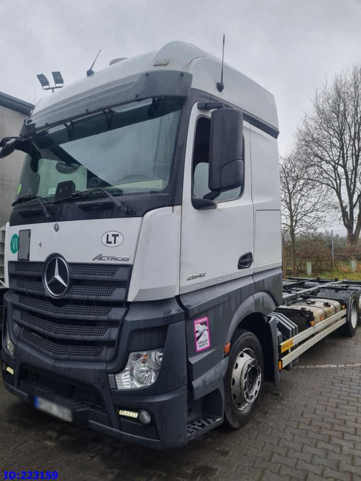 MERCEDES-BENZ Actros 2542 BDF 6x2 Euro6 - Kuorma-auto alusta: kuva MERCEDES-BENZ Actros 2542 BDF 6x2 Euro6 - Kuorma-auto alusta MERCEDES-BENZ Actros 2542 BDF 6x2 Euro6 - Kuorma-auto alusta: kuva MERCEDES-BENZ Actros 2542 BDF 6x2 Euro6 - Kuorma-auto alusta