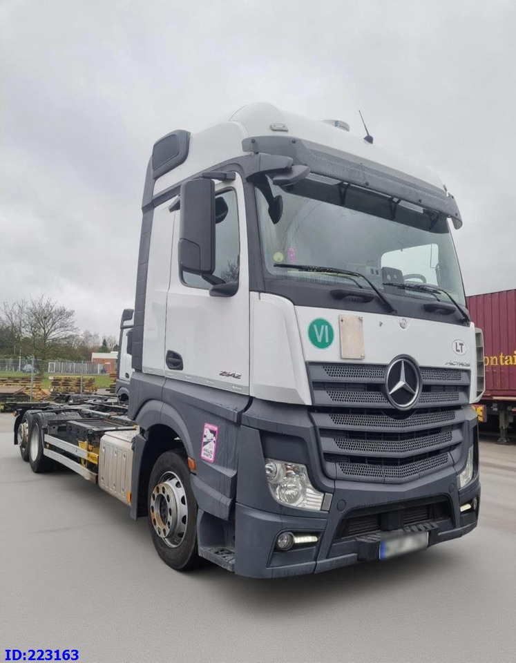 MERCEDES-BENZ Actros 2542 BDF 6x2 Euro6 - Kuorma-auto alusta: kuva MERCEDES-BENZ Actros 2542 BDF 6x2 Euro6 - Kuorma-auto alusta MERCEDES-BENZ Actros 2542 BDF 6x2 Euro6 - Kuorma-auto alusta: kuva MERCEDES-BENZ Actros 2542 BDF 6x2 Euro6 - Kuorma-auto alusta