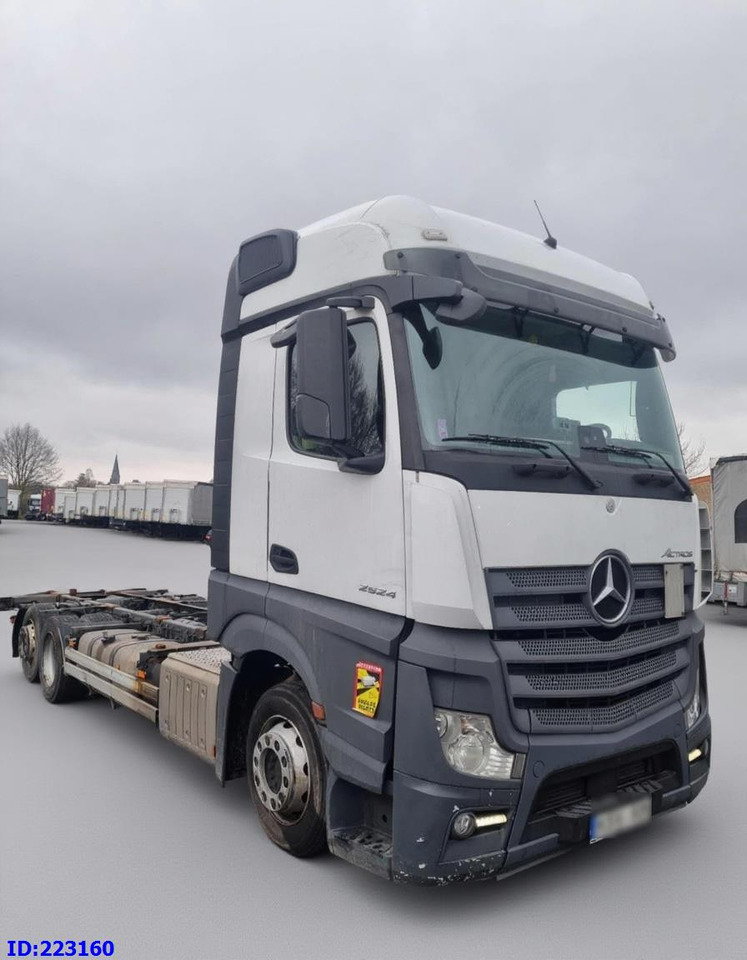 MERCEDES-BENZ Actros 2542 BDF Euro6 - Kuorma-auto alusta: kuva MERCEDES-BENZ Actros 2542 BDF Euro6 - Kuorma-auto alusta MERCEDES-BENZ Actros 2542 BDF Euro6 - Kuorma-auto alusta: kuva MERCEDES-BENZ Actros 2542 BDF Euro6 - Kuorma-auto alusta