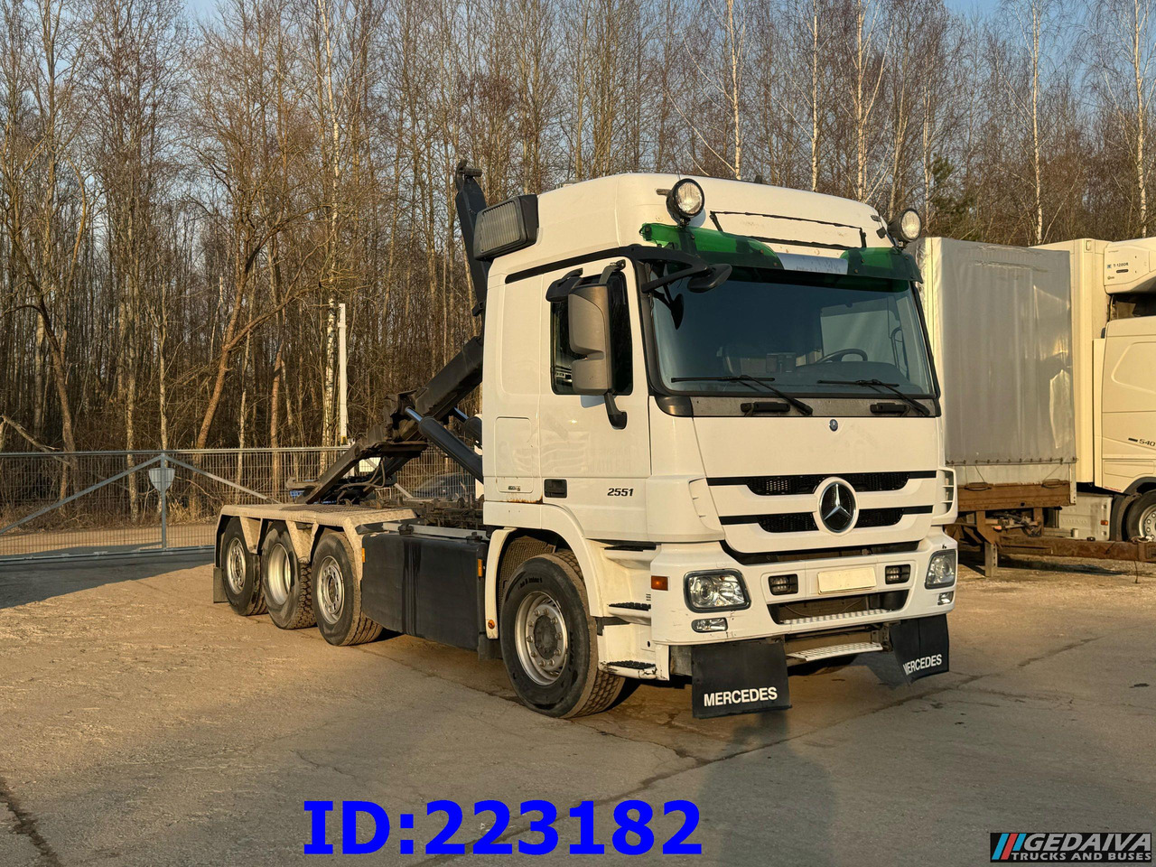 MERCEDES-BENZ Actros 2551 8x2 V8 Retarder - Koukkulava kuorma-auto: kuva MERCEDES-BENZ Actros 2551 8x2 V8 Retarder - Koukkulava kuorma-auto MERCEDES-BENZ Actros 2551 8x2 V8 Retarder - Koukkulava kuorma-auto: kuva MERCEDES-BENZ Actros 2551 8x2 V8 Retarder - Koukkulava kuorma-auto