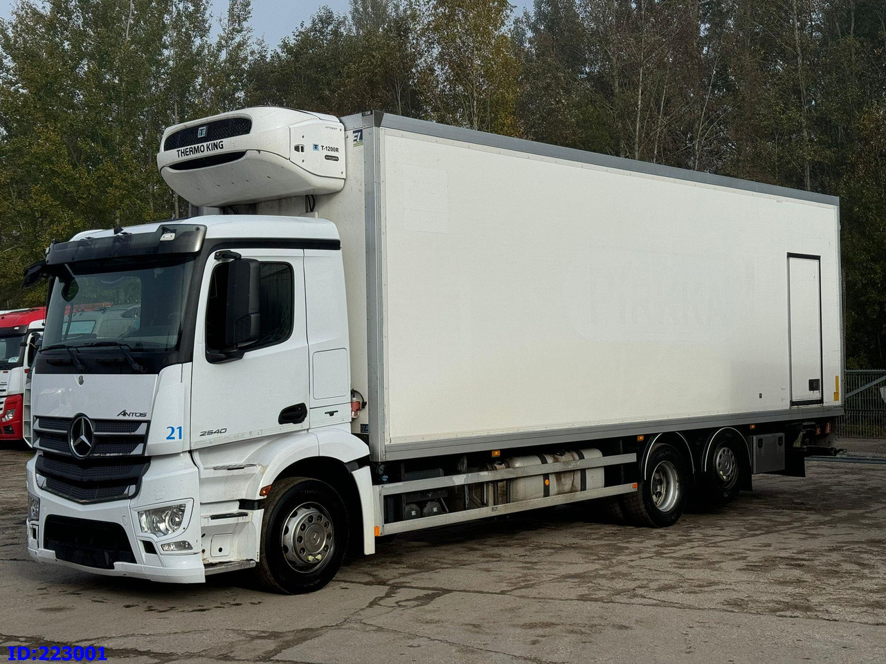 Refrigeraattori kuorma-auto MERCEDES-BENZ Antos 2540 6x2 Euro6: kuva Refrigeraattori kuorma-auto MERCEDES-BENZ Antos 2540 6x2 Euro6