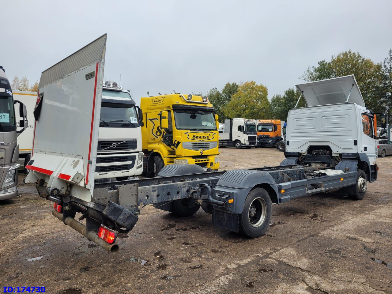 MERCEDES-BENZ Atego 1218 - Euro6 - Manual - Full Steel - Kuorma-auto alusta: kuva MERCEDES-BENZ Atego 1218 - Euro6 - Manual - Full Steel - Kuorma-auto alusta MERCEDES-BENZ Atego 1218 - Euro6 - Manual - Full Steel - Kuorma-auto alusta: kuva MERCEDES-BENZ Atego 1218 - Euro6 - Manual - Full Steel - Kuorma-auto alusta