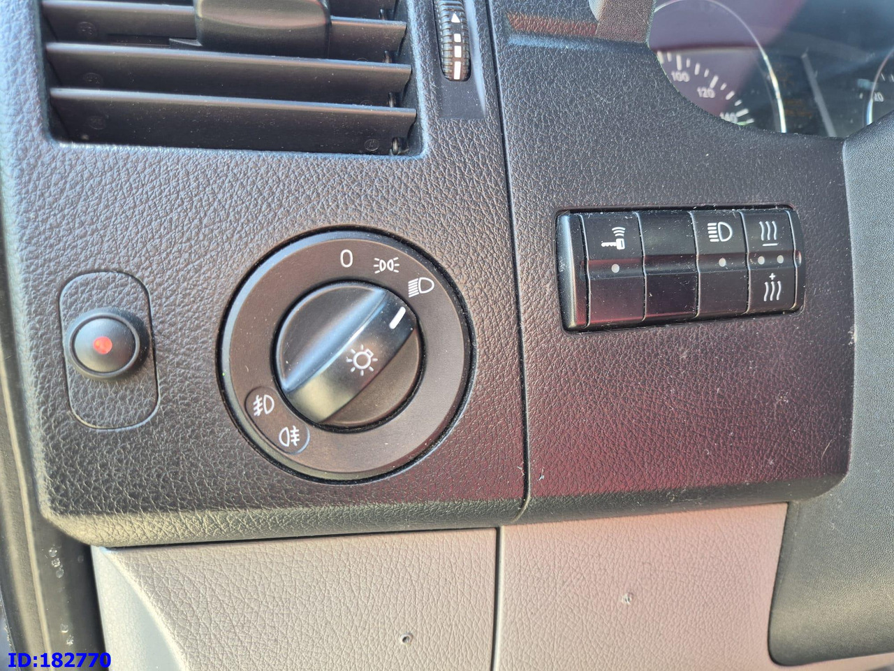 Minibussi, Pikkubussi MERCEDES-BENZ Sprinter 319 VIP Euro5: kuva Minibussi, Pikkubussi MERCEDES-BENZ Sprinter 319 VIP Euro5