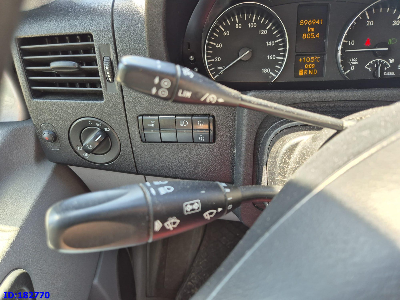 Minibussi, Pikkubussi MERCEDES-BENZ Sprinter 319 VIP Euro5: kuva Minibussi, Pikkubussi MERCEDES-BENZ Sprinter 319 VIP Euro5