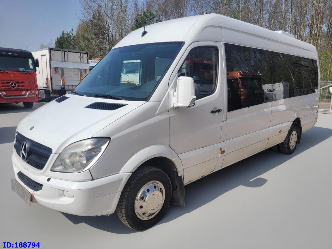 MERCEDES-BENZ Sprinter 518 - Kasten VIP - 20 Seater - Minibussi, Pikkubussi: kuva MERCEDES-BENZ Sprinter 518 - Kasten VIP - 20 Seater - Minibussi, Pikkubussi MERCEDES-BENZ Sprinter 518 - Kasten VIP - 20 Seater - Minibussi, Pikkubussi: kuva MERCEDES-BENZ Sprinter 518 - Kasten VIP - 20 Seater - Minibussi, Pikkubussi