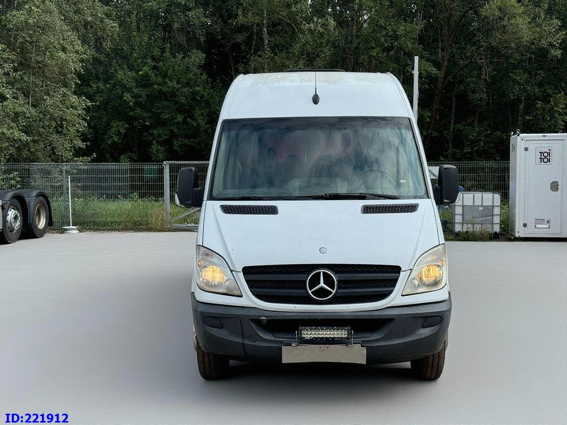MERCEDES-BENZ Sprinter 518 VIP 17-Place - Minibussi, Pikkubussi: kuva MERCEDES-BENZ Sprinter 518 VIP 17-Place - Minibussi, Pikkubussi MERCEDES-BENZ Sprinter 518 VIP 17-Place - Minibussi, Pikkubussi: kuva MERCEDES-BENZ Sprinter 518 VIP 17-Place - Minibussi, Pikkubussi
