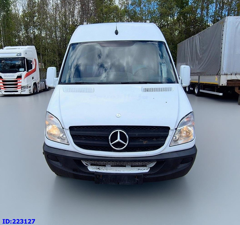 MERCEDES-BENZ Sprinter 518 - VIP -19 Seater - Minibussi, Pikkubussi: kuva MERCEDES-BENZ Sprinter 518 - VIP -19 Seater - Minibussi, Pikkubussi MERCEDES-BENZ Sprinter 518 - VIP -19 Seater - Minibussi, Pikkubussi: kuva MERCEDES-BENZ Sprinter 518 - VIP -19 Seater - Minibussi, Pikkubussi