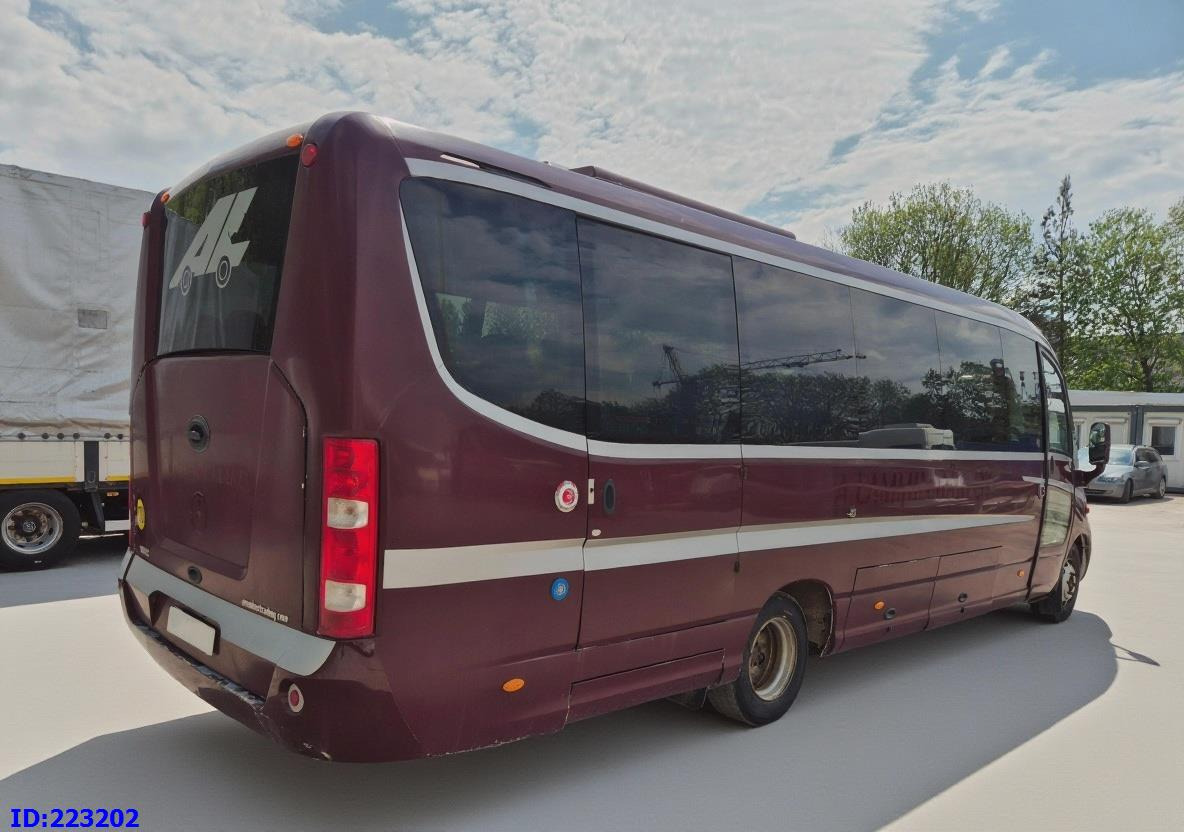 MERCEDES-BENZ Sunrider 818D Vario 33 - Seater - Turistibussi: kuva MERCEDES-BENZ Sunrider 818D Vario 33 - Seater - Turistibussi MERCEDES-BENZ Sunrider 818D Vario 33 - Seater - Turistibussi: kuva MERCEDES-BENZ Sunrider 818D Vario 33 - Seater - Turistibussi