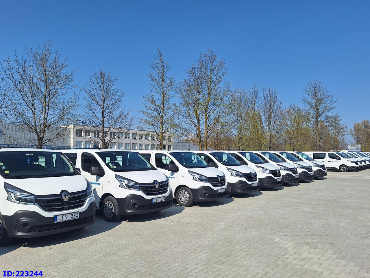 RENAULT Trafic (6pcs. available) - Jatko-ohjaamo kevyt kuorma-auto: kuva RENAULT Trafic (6pcs. available) - Jatko-ohjaamo kevyt kuorma-auto RENAULT Trafic (6pcs. available) - Jatko-ohjaamo kevyt kuorma-auto: kuva RENAULT Trafic (6pcs. available) - Jatko-ohjaamo kevyt kuorma-auto