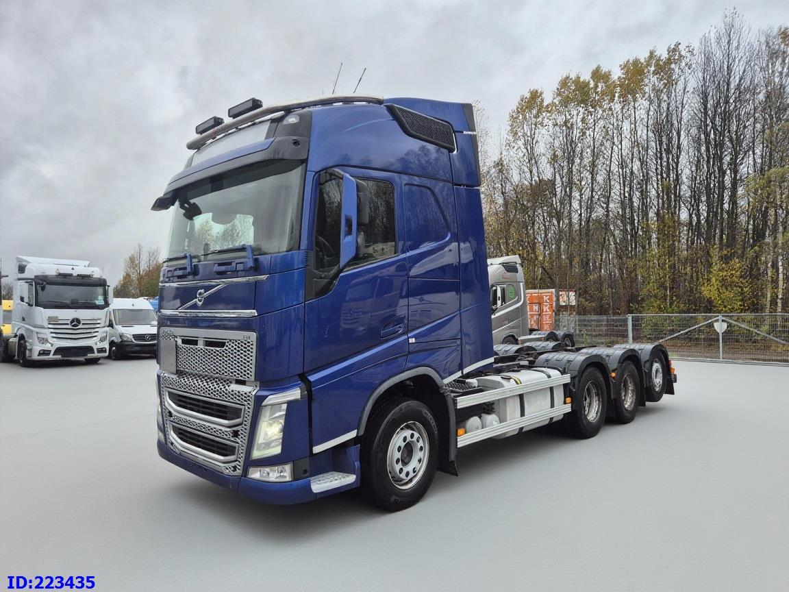VOLVO FH13 540HP 8x4 (steering axle) - Kuorma-auto alusta: kuva VOLVO FH13 540HP 8x4 (steering axle) - Kuorma-auto alusta VOLVO FH13 540HP 8x4 (steering axle) - Kuorma-auto alusta: kuva VOLVO FH13 540HP 8x4 (steering axle) - Kuorma-auto alusta