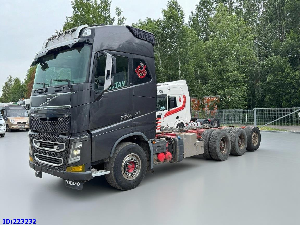 VOLVO FH16 700HP 8X4 Big Axles - Kuorma-auto alusta: kuva VOLVO FH16 700HP 8X4 Big Axles - Kuorma-auto alusta VOLVO FH16 700HP 8X4 Big Axles - Kuorma-auto alusta: kuva VOLVO FH16 700HP 8X4 Big Axles - Kuorma-auto alusta