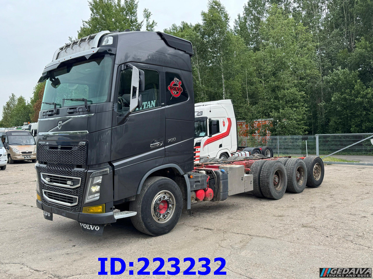 VOLVO FH16 700HP 8X4 Big Axles - Kuorma-auto alusta: kuva VOLVO FH16 700HP 8X4 Big Axles - Kuorma-auto alusta VOLVO FH16 700HP 8X4 Big Axles - Kuorma-auto alusta: kuva VOLVO FH16 700HP 8X4 Big Axles - Kuorma-auto alusta