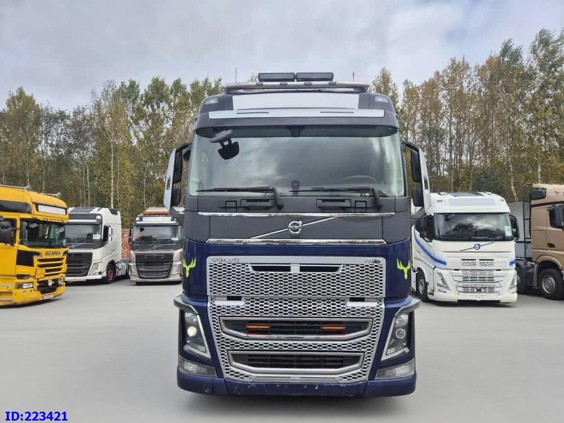 VOLVO FH16 750HP 8x4 + KESLA CRANE - Puuauto: kuva VOLVO FH16 750HP 8x4 + KESLA CRANE - Puuauto VOLVO FH16 750HP 8x4 + KESLA CRANE - Puuauto: kuva VOLVO FH16 750HP 8x4 + KESLA CRANE - Puuauto