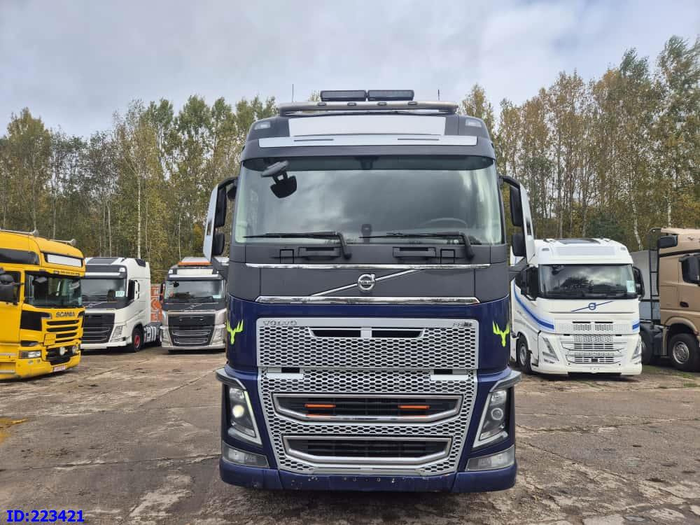 VOLVO FH16 750HP 8x4 + KESLA CRANE - Puuauto: kuva VOLVO FH16 750HP 8x4 + KESLA CRANE - Puuauto VOLVO FH16 750HP 8x4 + KESLA CRANE - Puuauto: kuva VOLVO FH16 750HP 8x4 + KESLA CRANE - Puuauto