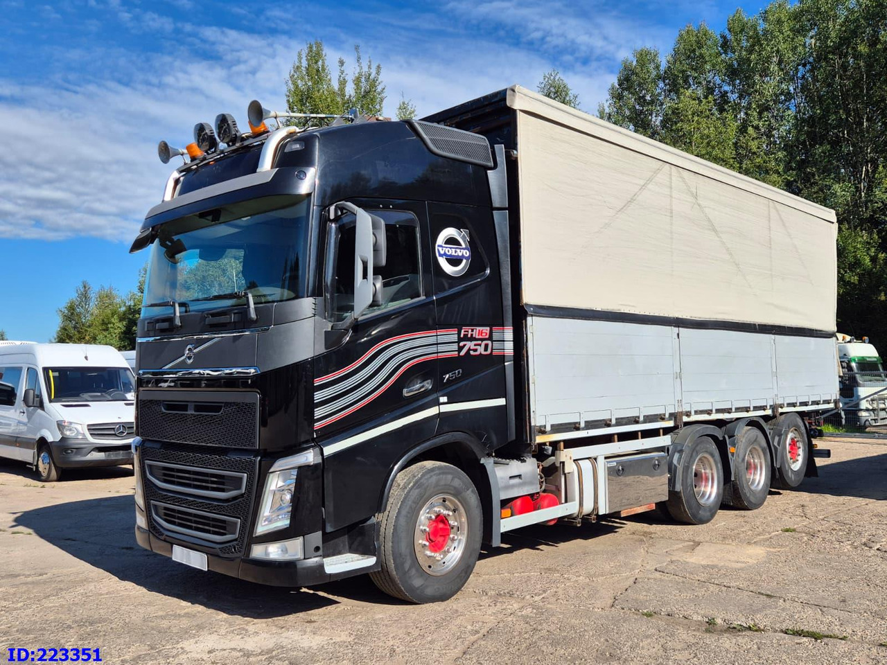 VOLVO FH16 750HP - 8x4-Steering axle - Pressukapelli kuorma-auto: kuva VOLVO FH16 750HP - 8x4-Steering axle - Pressukapelli kuorma-auto VOLVO FH16 750HP - 8x4-Steering axle - Pressukapelli kuorma-auto: kuva VOLVO FH16 750HP - 8x4-Steering axle - Pressukapelli kuorma-auto