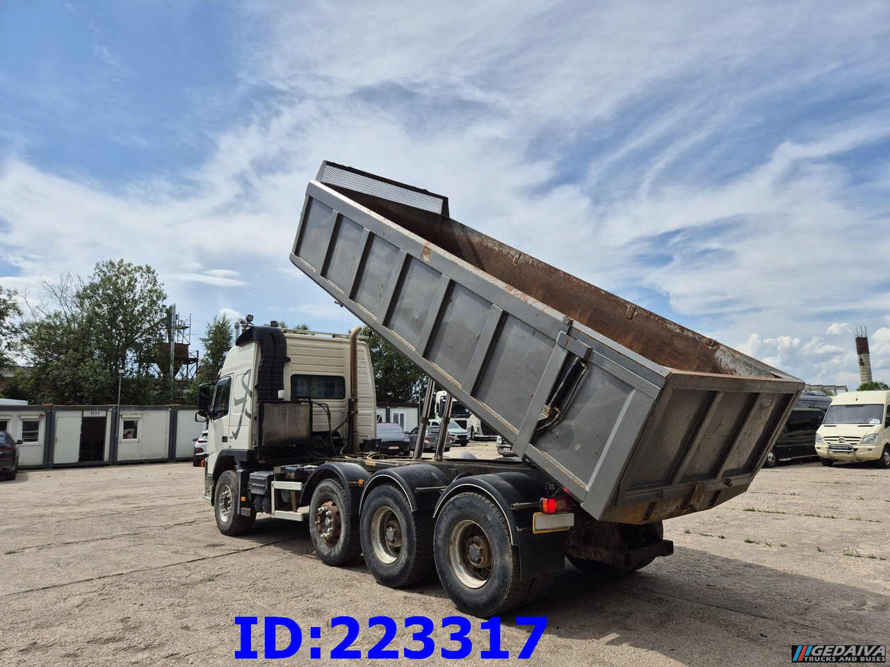 VOLVO FM13 480HP 8x4 (Big axle) - Kippiauto kuorma-auto: kuva VOLVO FM13 480HP 8x4 (Big axle) - Kippiauto kuorma-auto VOLVO FM13 480HP 8x4 (Big axle) - Kippiauto kuorma-auto: kuva VOLVO FM13 480HP 8x4 (Big axle) - Kippiauto kuorma-auto