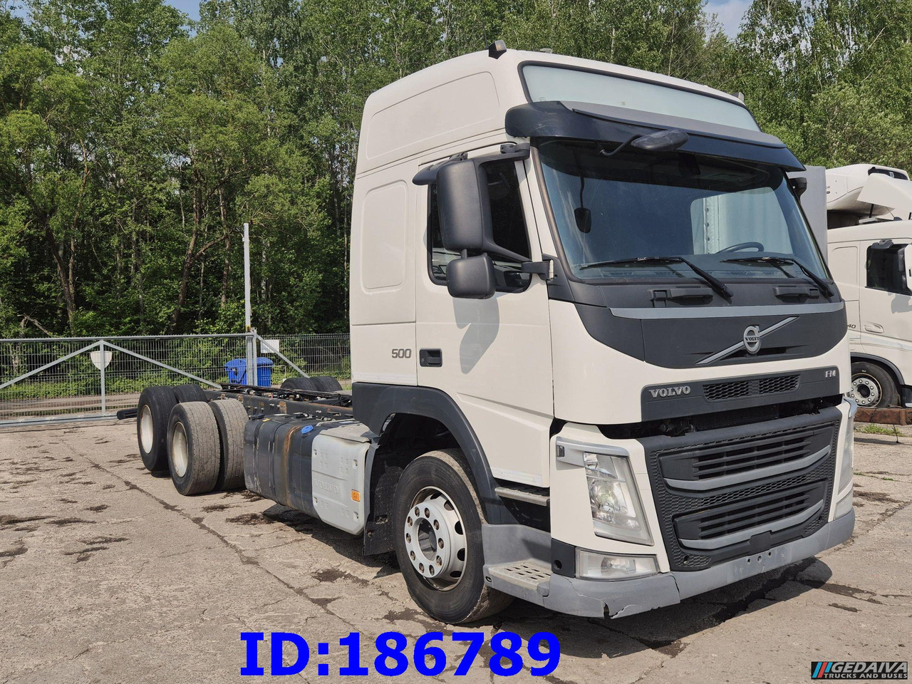VOLVO FM13 500HP 6x2 - Kuorma-auto alusta: kuva VOLVO FM13 500HP 6x2 - Kuorma-auto alusta VOLVO FM13 500HP 6x2 - Kuorma-auto alusta: kuva VOLVO FM13 500HP 6x2 - Kuorma-auto alusta
