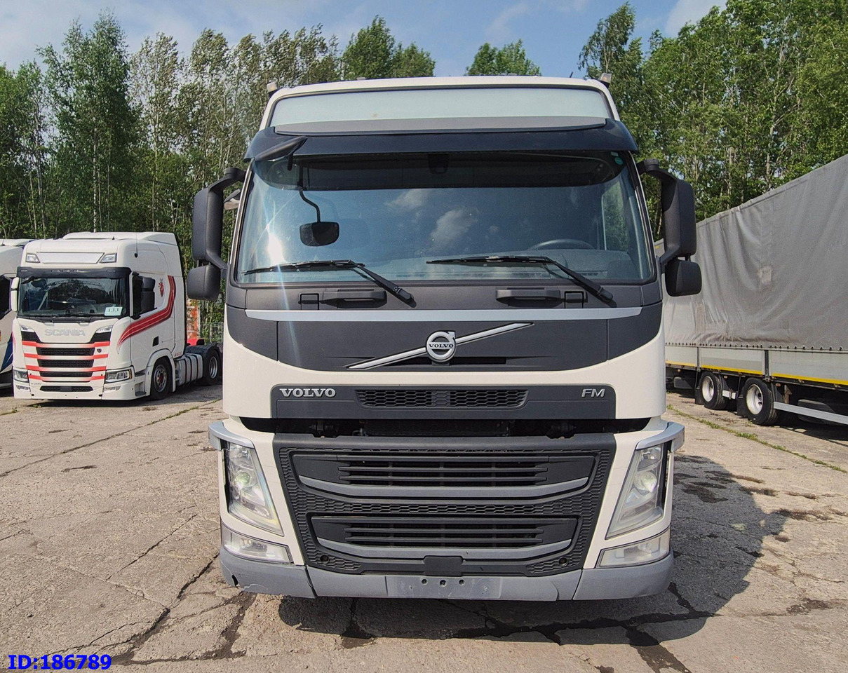 VOLVO FM13 500HP 6x2 - Kuorma-auto alusta: kuva VOLVO FM13 500HP 6x2 - Kuorma-auto alusta VOLVO FM13 500HP 6x2 - Kuorma-auto alusta: kuva VOLVO FM13 500HP 6x2 - Kuorma-auto alusta