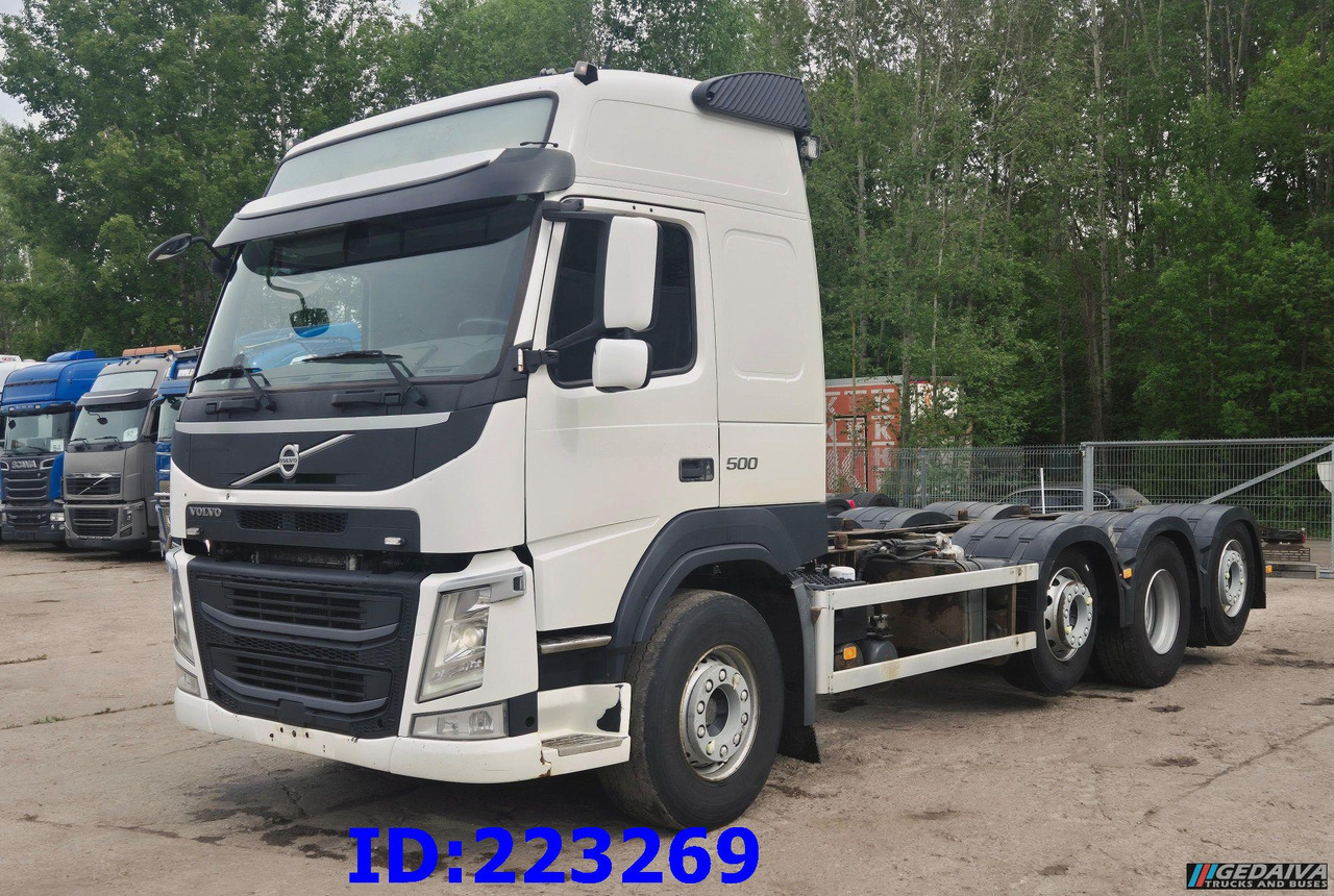 VOLVO FM13 500HP 8x2 (2 steering axels) - Kuorma-auto alusta: kuva VOLVO FM13 500HP 8x2 (2 steering axels) - Kuorma-auto alusta VOLVO FM13 500HP 8x2 (2 steering axels) - Kuorma-auto alusta: kuva VOLVO FM13 500HP 8x2 (2 steering axels) - Kuorma-auto alusta