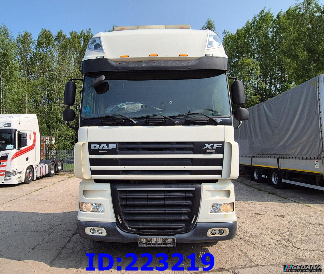 DAF XF 105.460 6X2 (10 tyre) Retarder Euro5 - Vetopöytäauto: kuva DAF XF 105.460 6X2 (10 tyre) Retarder Euro5 - Vetopöytäauto DAF XF 105.460 6X2 (10 tyre) Retarder Euro5 - Vetopöytäauto: kuva DAF XF 105.460 6X2 (10 tyre) Retarder Euro5 - Vetopöytäauto