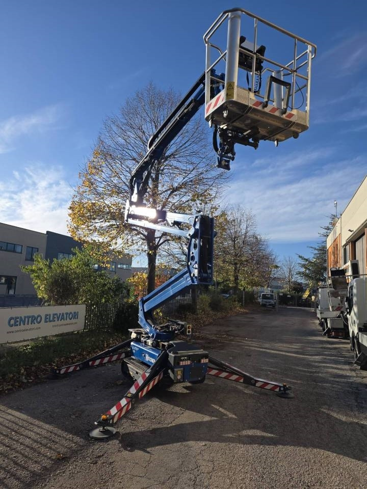 Hinowa Lightlift 17.75 III S - Henkilönostin: kuva Hinowa Lightlift 17.75 III S - Henkilönostin Hinowa Lightlift 17.75 III S - Henkilönostin: kuva Hinowa Lightlift 17.75 III S - Henkilönostin
