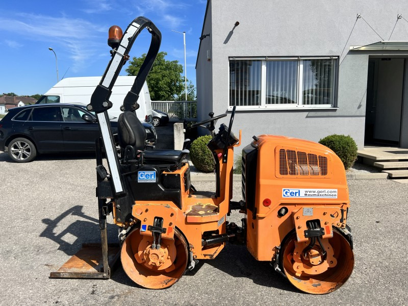 Dynapac DC 900 (110585) - Tiejyrä: kuva Dynapac DC 900 (110585) - Tiejyrä Dynapac DC 900 (110585) - Tiejyrä: kuva Dynapac DC 900 (110585) - Tiejyrä