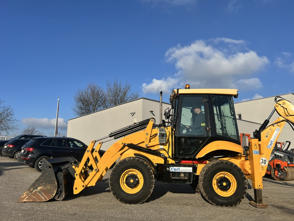 JCB 2 CX-S (111417) - Kaivuri-trukki: kuva JCB 2 CX-S (111417) - Kaivuri-trukki JCB 2 CX-S (111417) - Kaivuri-trukki: kuva JCB 2 CX-S (111417) - Kaivuri-trukki