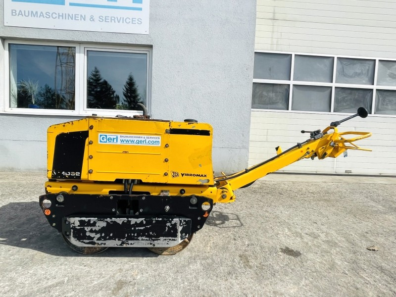 JCB Vibromax Duplex VMD 62 (1244) - Minijyrä: kuva JCB Vibromax Duplex VMD 62 (1244) - Minijyrä JCB Vibromax Duplex VMD 62 (1244) - Minijyrä: kuva JCB Vibromax Duplex VMD 62 (1244) - Minijyrä