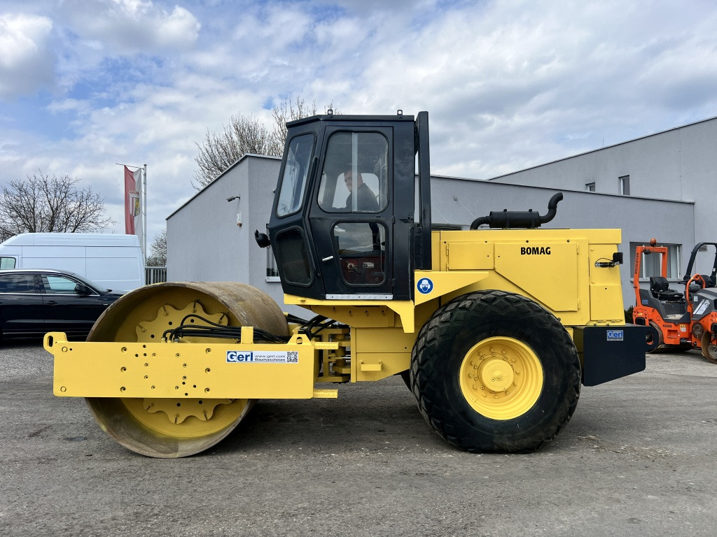 JCB Vibromax W 1402 D (111489) - Tiivistyskone: kuva JCB Vibromax W 1402 D (111489) - Tiivistyskone JCB Vibromax W 1402 D (111489) - Tiivistyskone: kuva JCB Vibromax W 1402 D (111489) - Tiivistyskone