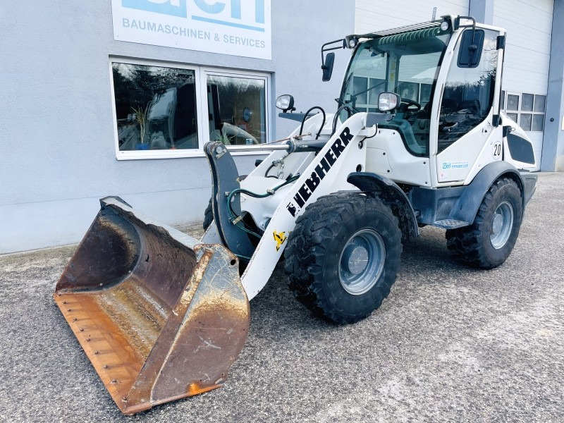Liebherr L506C (3725) - Pyöräkuormaaja: kuva Liebherr L506C (3725) - Pyöräkuormaaja Liebherr L506C (3725) - Pyöräkuormaaja: kuva Liebherr L506C (3725) - Pyöräkuormaaja