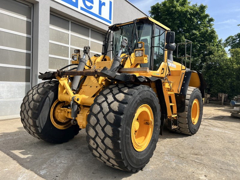 Volvo L 180 G HL (110940) - Pyöräkuormaaja: kuva Volvo L 180 G HL (110940) - Pyöräkuormaaja Volvo L 180 G HL (110940) - Pyöräkuormaaja: kuva Volvo L 180 G HL (110940) - Pyöräkuormaaja