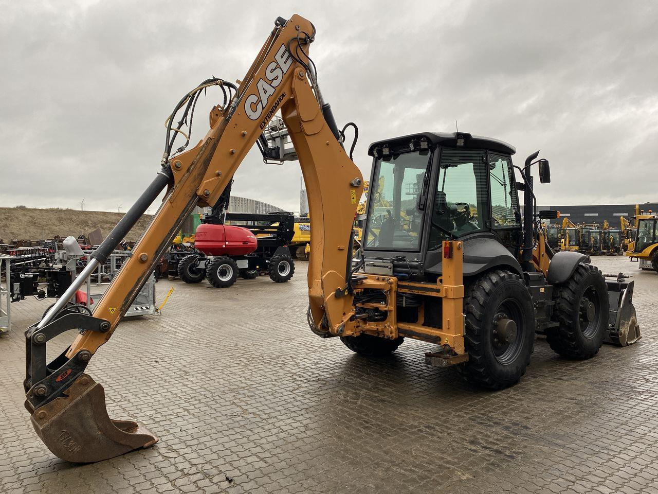 Case 695 ST - Kaivuri-trukki: kuva Case 695 ST - Kaivuri-trukki Case 695 ST - Kaivuri-trukki: kuva Case 695 ST - Kaivuri-trukki