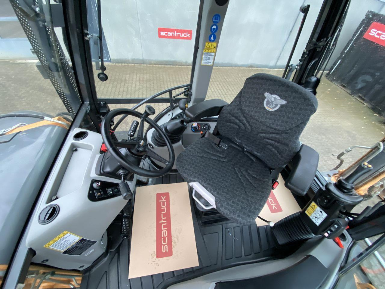 Case 695 ST - Kaivuri-trukki: kuva Case 695 ST - Kaivuri-trukki Case 695 ST - Kaivuri-trukki: kuva Case 695 ST - Kaivuri-trukki